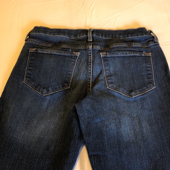 Women’s size 6 Long old navy mid-rise blue jeans - Picture 10 of 10